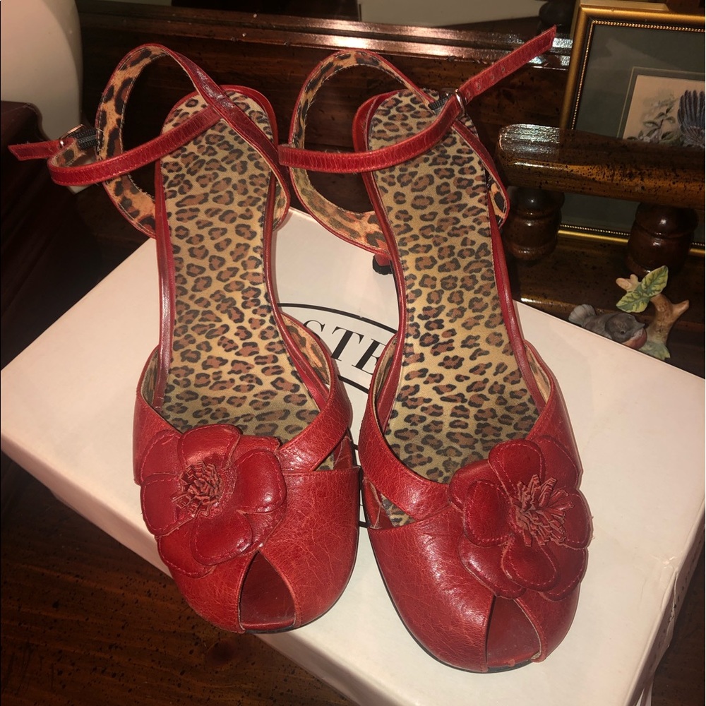 Vintage Steve Madden heels 👠